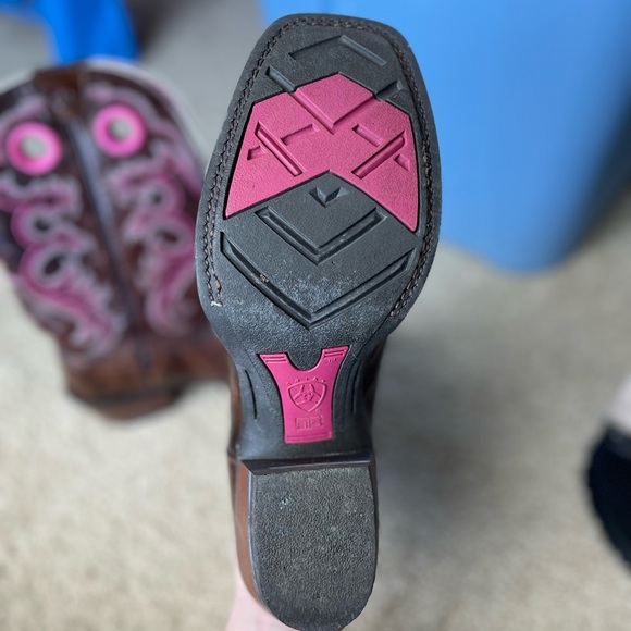 Ariat Women’s Crossfire Boots, Size 9, Pink and Brown - Picture 4 of 4